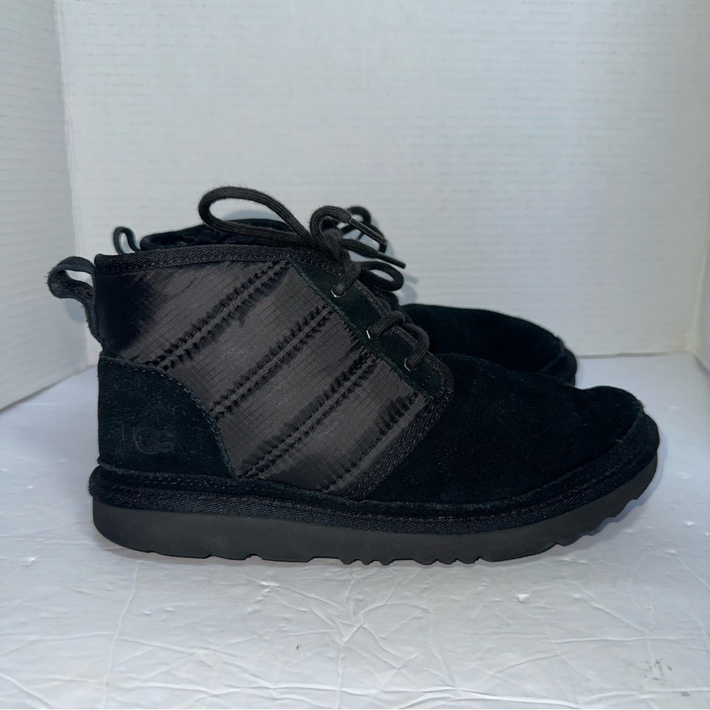 UGG Women’s Black Suede Lace-Up Ankle Neumel II Chukka Boots- Size 6 - Picture 2 of 11